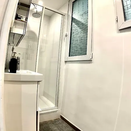 Appartement Champs Elysees 2 *