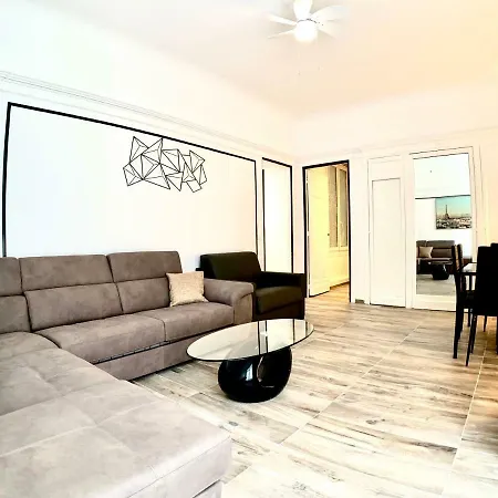 Champs Elysees 2 Appartement Parijs