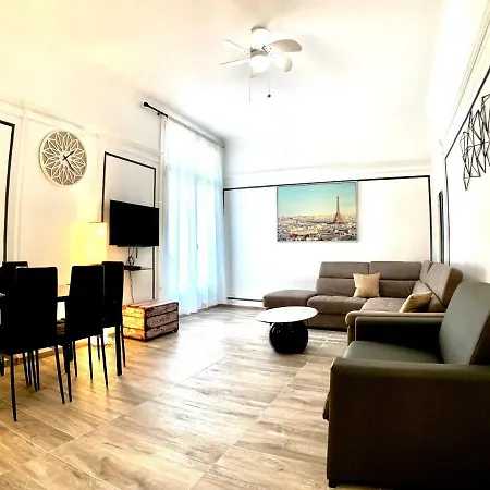 Champs Elysees 2 Appartement Parijs