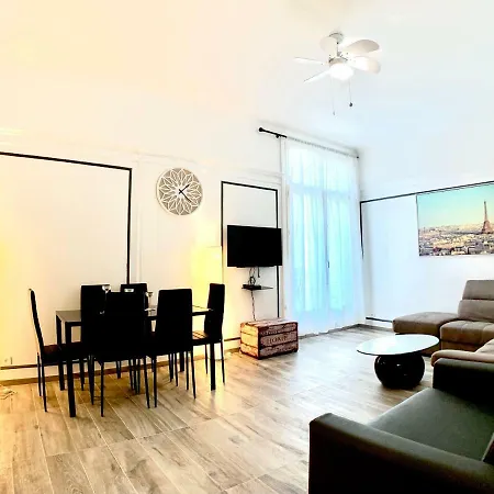 Appartement Champs Elysees 2 Parijs